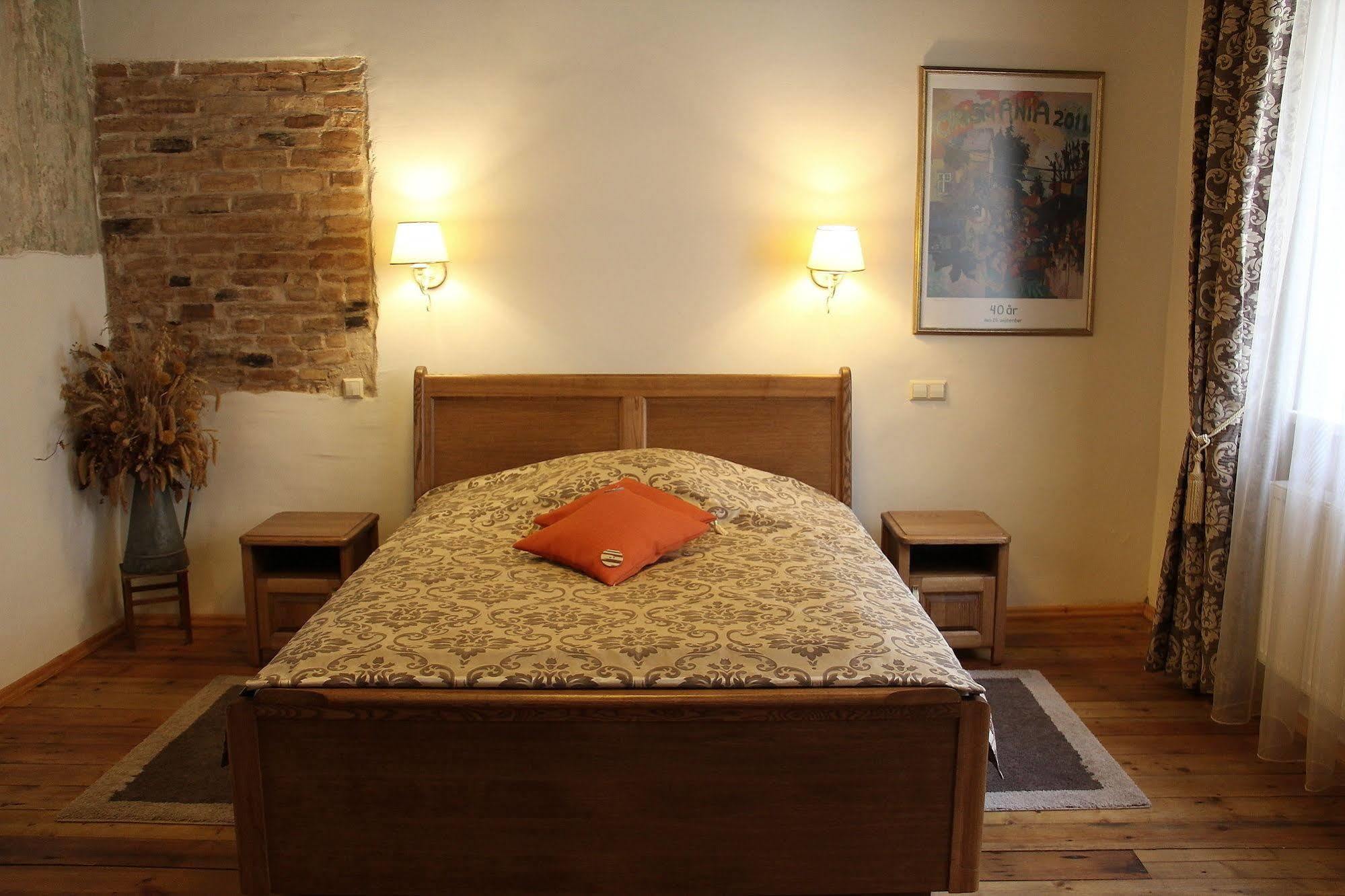 Bernardinu B&B House Vilnius Bagian luar foto